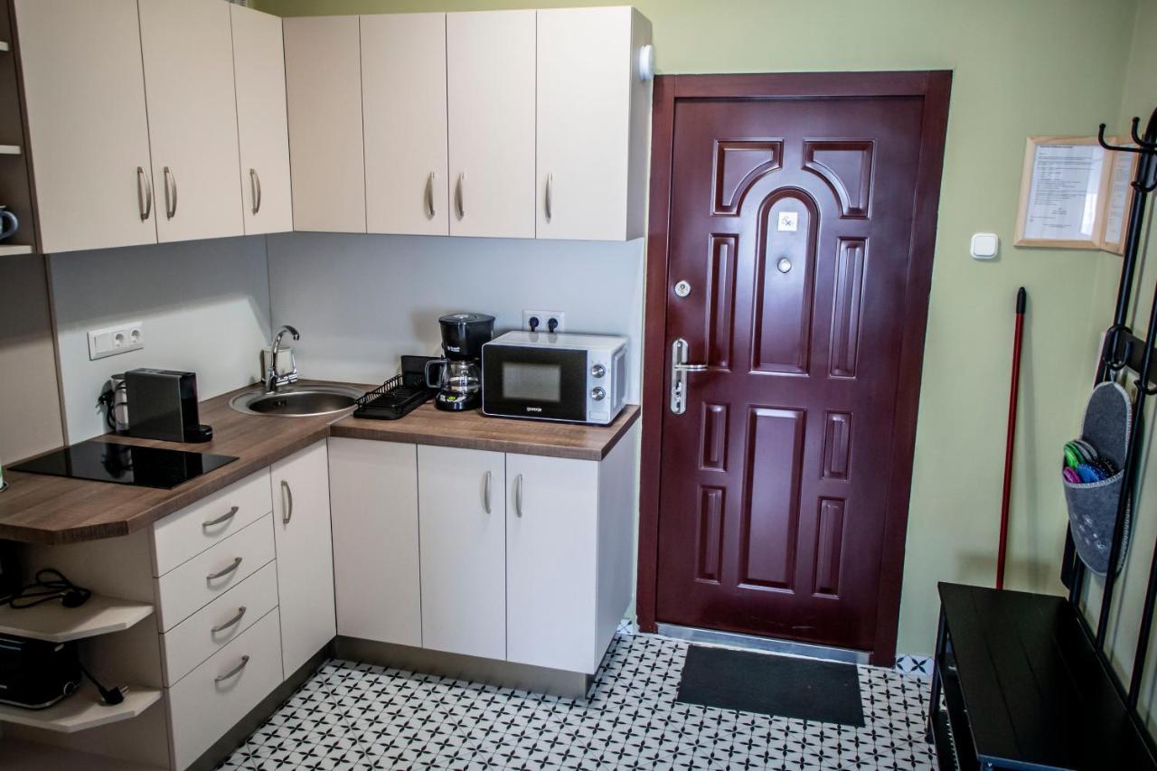 Centergom Apartment เอสแตร์กอม ภายนอก รูปภาพ